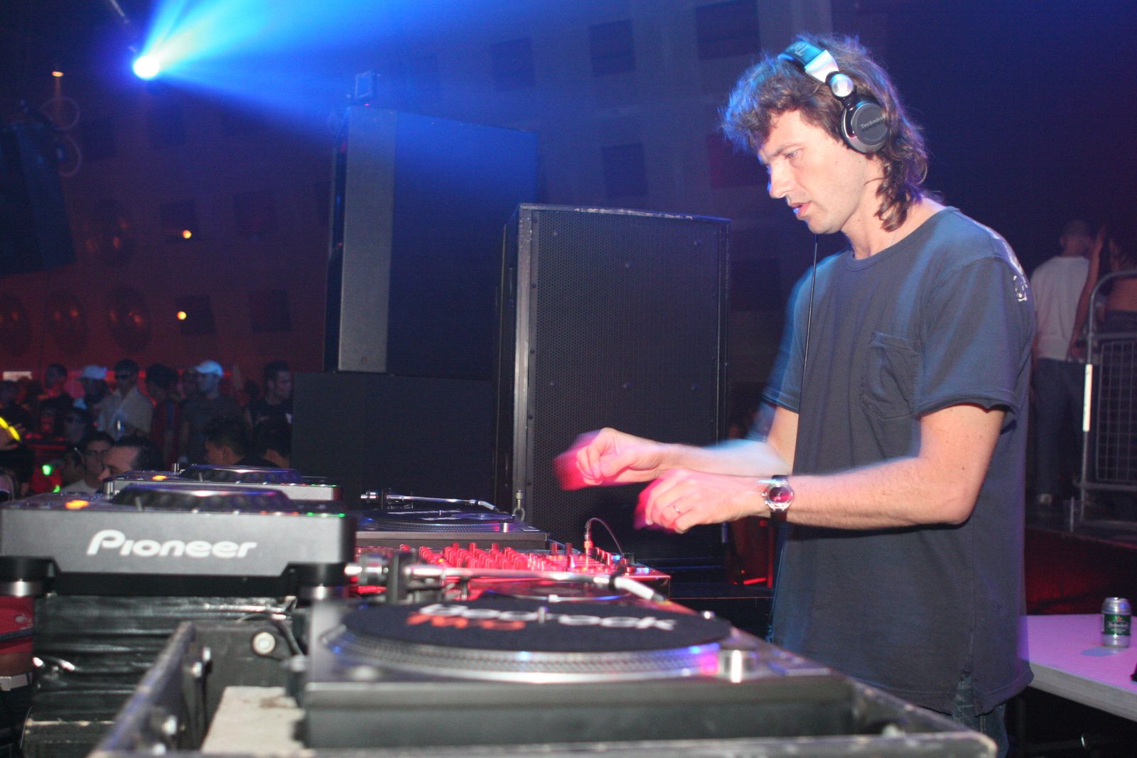 Hernán Cattáneo DJing in Toronto in 2006