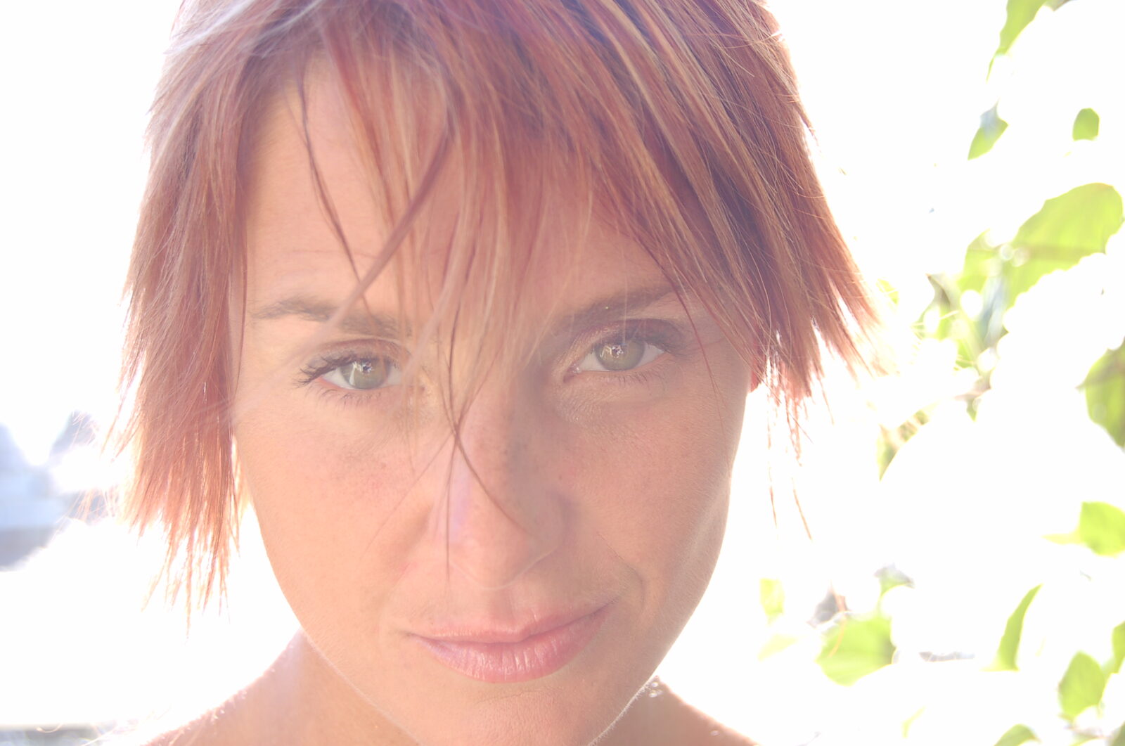 Sandra Collins DJing in 2006