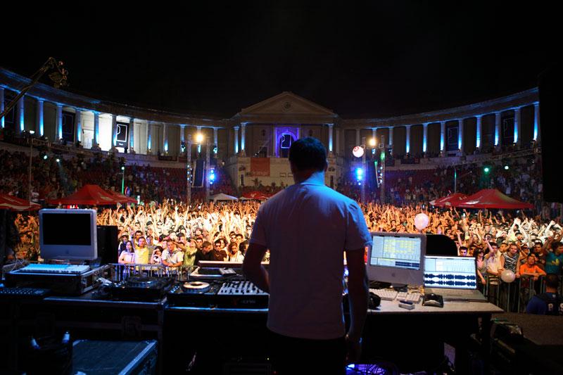 Sasha DJing at Arenele Romane in Bucharest in 2006
